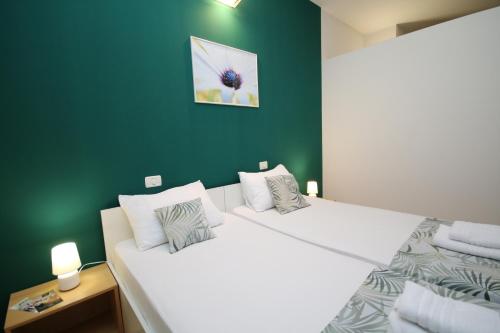 One-Bedroom Apartment image 7