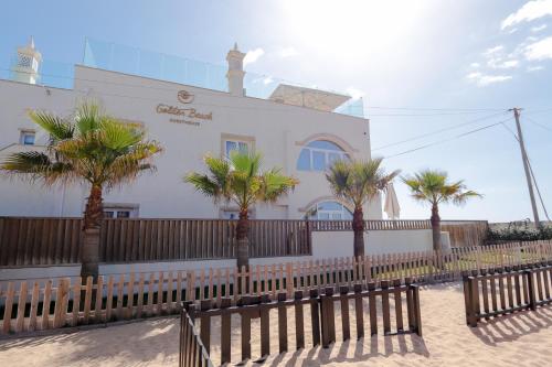 Golden Beach Guest House & Rooftop Bar - image 3