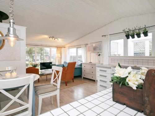 Two-Bedroom Holiday home in Blokhus 6 - image 4
