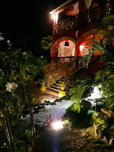 Entrée, Donkey on the Beach in Cobbs Cross