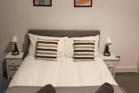 4 Bedrooms, Sleeps 10, Near LFC & EFC, Liverpool (foto 5)