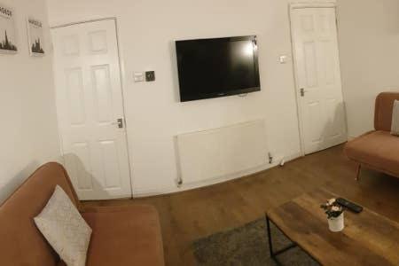 4 Bedrooms, Sleeps 10, Near LFC & EFC, Liverpool (foto 6)