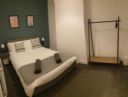 4 Bedrooms, Sleeps 10, Near LFC & EFC, Liverpool (foto 7)