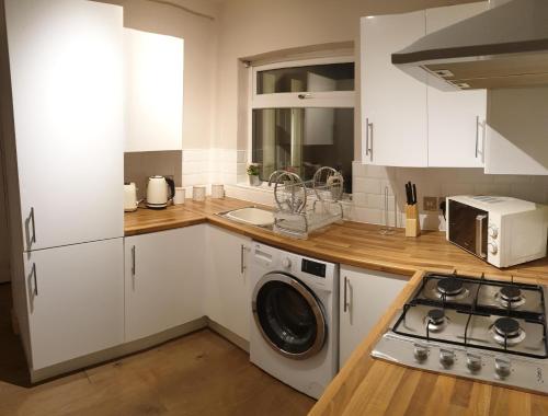 4 Bedrooms, Sleeps 10, Near LFC & EFC, Liverpool (foto 9)