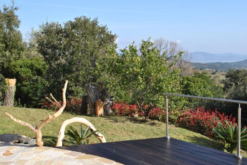 花園, 盧西亞娜旅館 (Luciana) in 拉克魯瓦瓦爾默