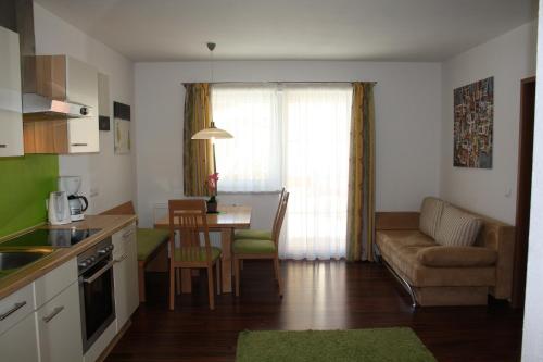 廚房, Alpenjuwel Appartements in 弗拉紹