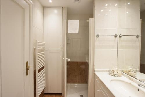 Apartment image 8