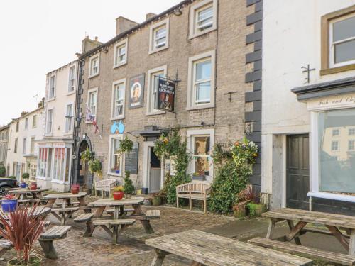 Middle Cottage - image 2