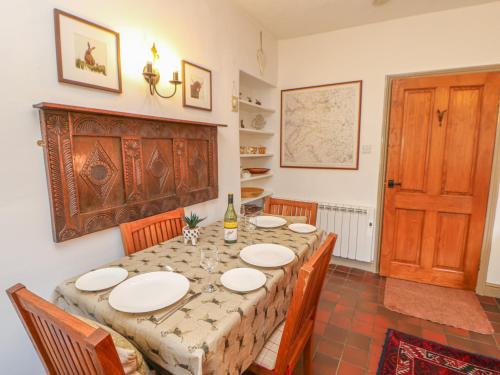Middle Cottage - image 7