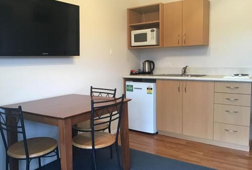 مطبخ, Avon City Motel in رد وود