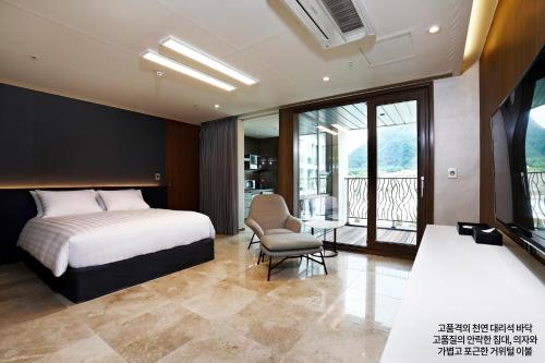 Pine Forest Jeongseon Alpine Resort - Hotel - Jeongseon