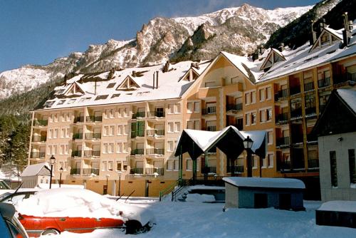 Apartment (2-4 Adults)