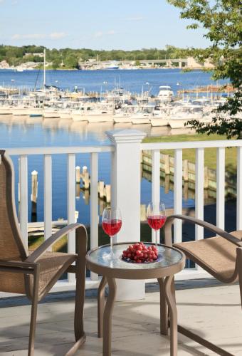 Inn at Harbor Hill Marina in 奈安蒂克