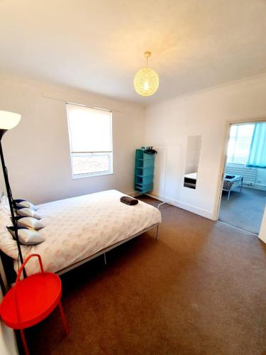 Picture of Three Bedroom Apartment In Heart Of Rayleigh