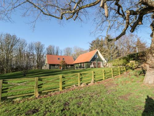 Apple Tree Lodge - image 3