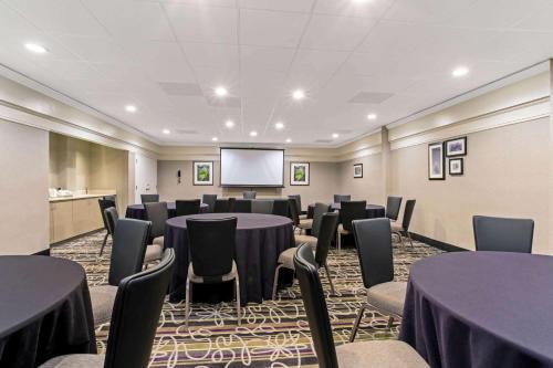 La Quinta Inn & Suites by Wyndham Andover