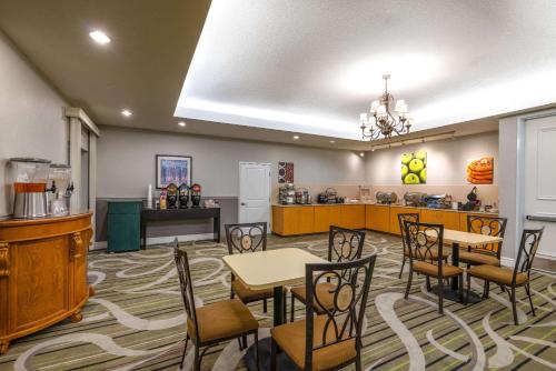 La Quinta by Wyndham Loveland - image 7