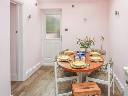 3 Top View Cottages - image 12