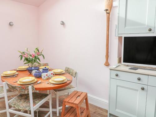 3 Top View Cottages - image 9