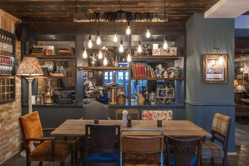 The Bridge Hotel - image 13