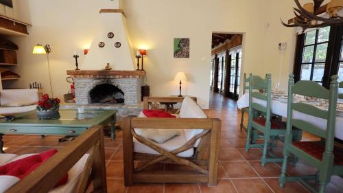 Romantic-HuntingLodge-en-Provence**** in Saint-Pierre (Provence-Alpes-Cote d'Azur)