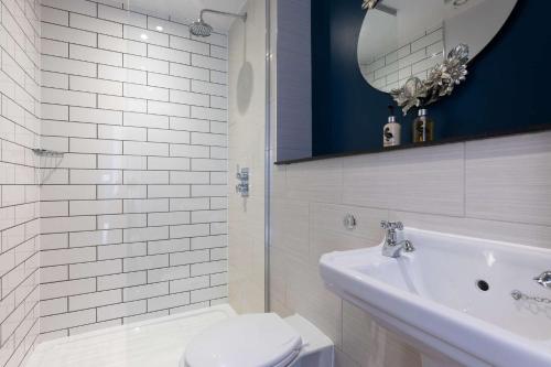 The Station Hotel - image 3