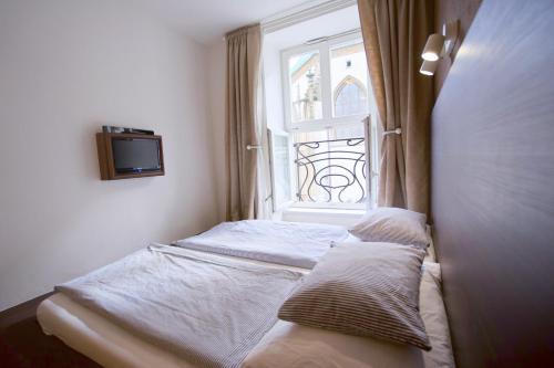 Apartment with Balcony image 10