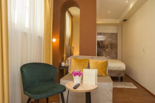 Authentic Luxury Rooms - image 10
