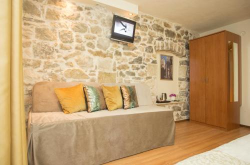 Authentic Luxury Rooms - image 6