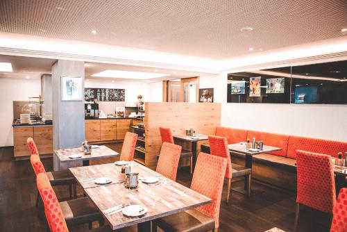 Hotel Schwertfirm – Karlsfeld, AZ