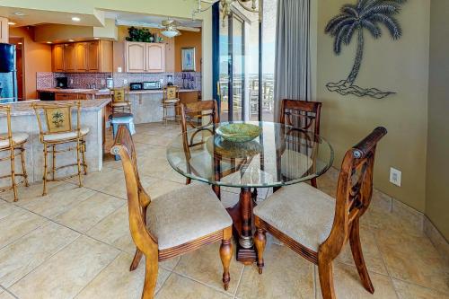 Surfside Resort 4 by Vacasa - image 3
