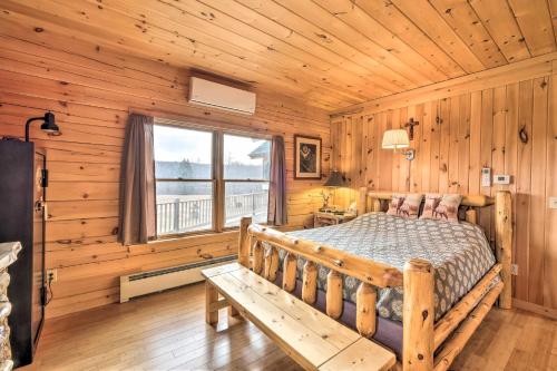 Family-Friendly Troy Getaway with Furnished Deck - image 7