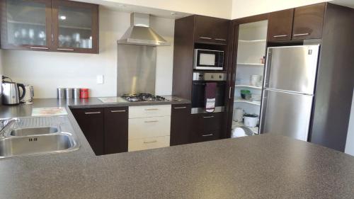 Airport, motorway, shopping handy in Northwood