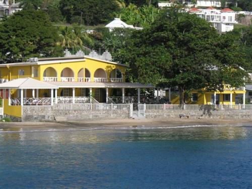 Entree, Paradise Beach Hotel in Arnos Vale