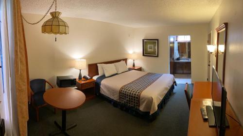 Vantage Point Inn - Woodland Hills - image 8