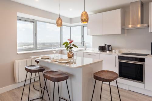 Metro Apartments Dublin Airport - image 3