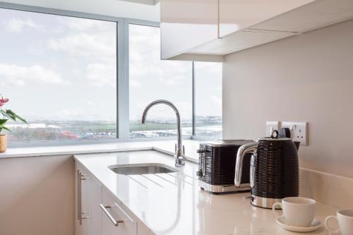 Metro Apartments Dublin Airport - image 2