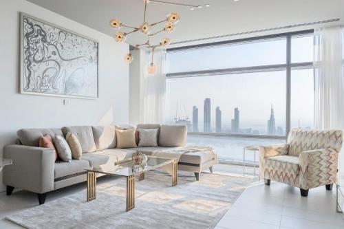 2BR Modern Apt with Magnificent Views of Dubai Skyline