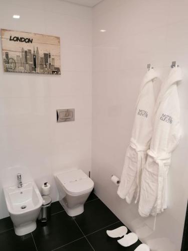 Motel Eleven - image 7