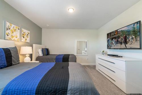 Luxury home with game room for 20 guests - image 9