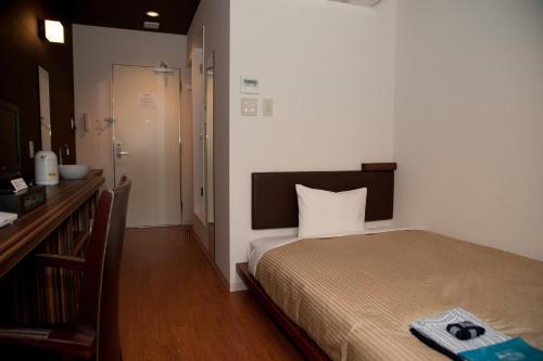 雙人房（小型雙人床）－禁菸 (Double Room with Small Double Bed - Non-Smoking)