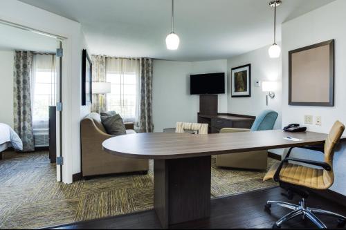 Candlewood Suites Fort Lauderdale Airport-Cruise By IHG - image 2