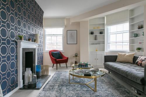 The Sloane Square Court - Bright & Spacious 3bdr In Chelsea, , London