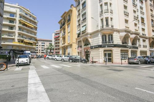 One BDRM large flat central AC-Congress, Beaches by Olidesi