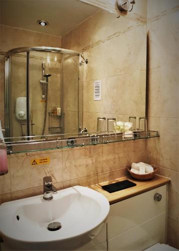 West End Guest House - image 12