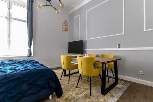 Apartment with Terrace image 3