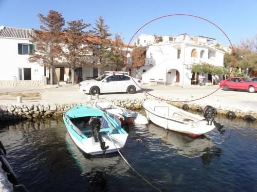  Apartments Ivan - 10 m from sea in Kustići