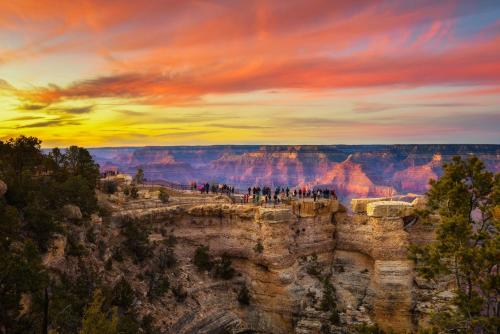 Grand Canyon Hotel & Suites