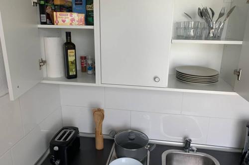 1 Zi-Whg, Netflix, Wifi, Küche, 15min zum Zentrum, Lipsko (fotografie 7)