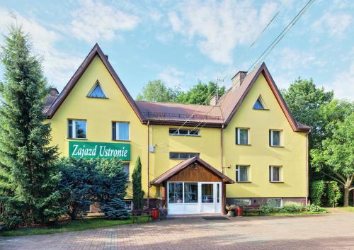 Вхід, Zajazd Ustronie in Chylice